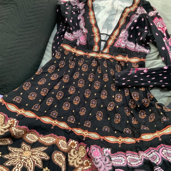 ✨ Farm Rio Long Dress (Size L) ✨ - Picture 5 of 8